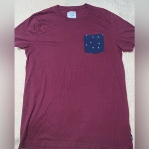 Maroon Abercrombie & Fitch men’s casual tee